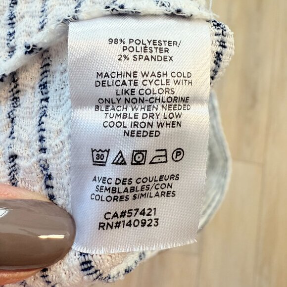 LOFT Navy & White Striped Puff Sleeve Sweater 💙🤍 – Size Medium ✨ - Picture 7 of 7